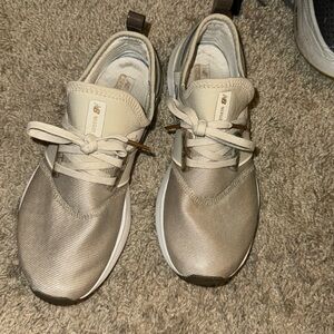New balance size 6.5 women’s beige